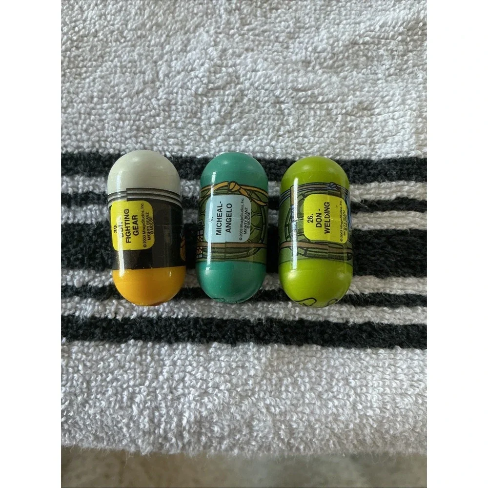 TMNT Mighty Beanz #30 Don Fighting Gear 26 Don Fighting Michealangelo Bean Used
